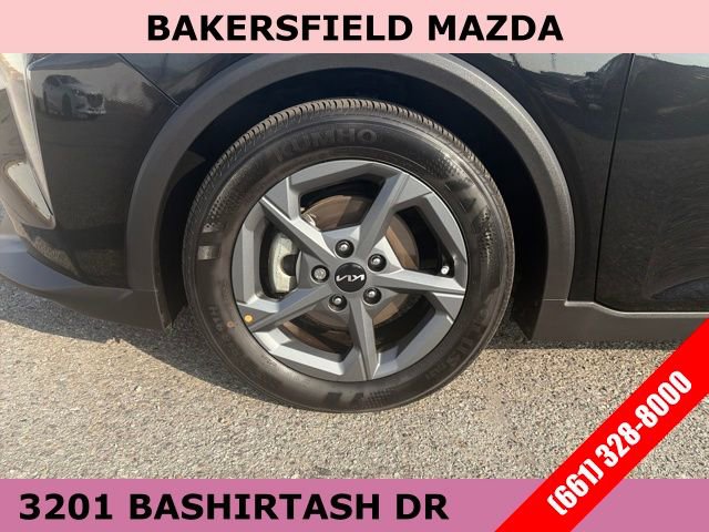 Used 2025 Kia K4 LXS image 23