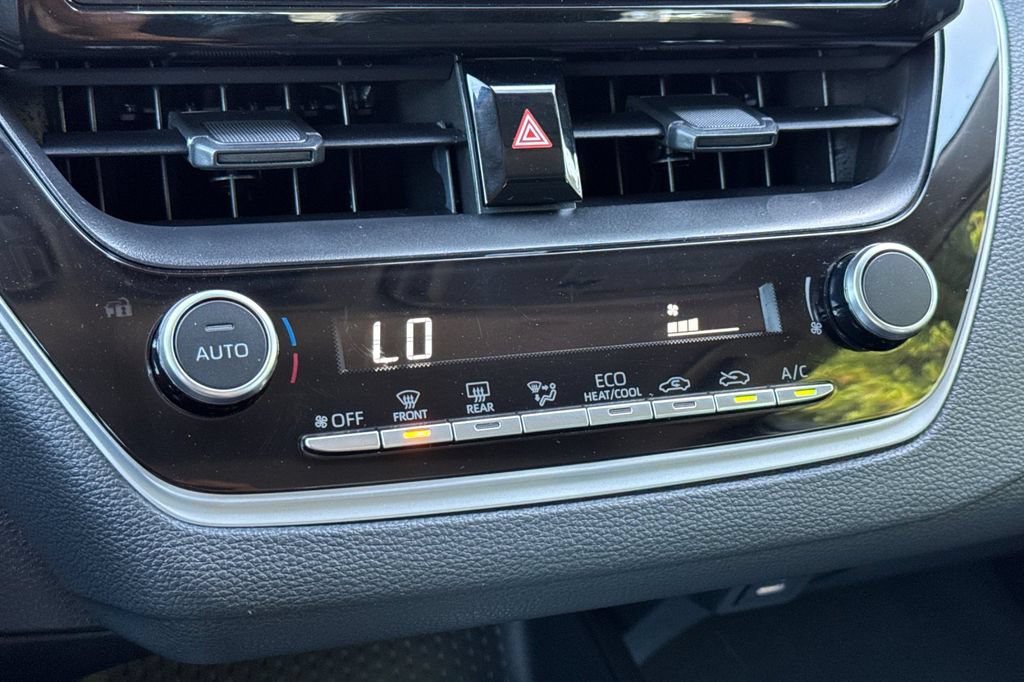 Certified 2025 Toyota Corolla LE FWD image 18