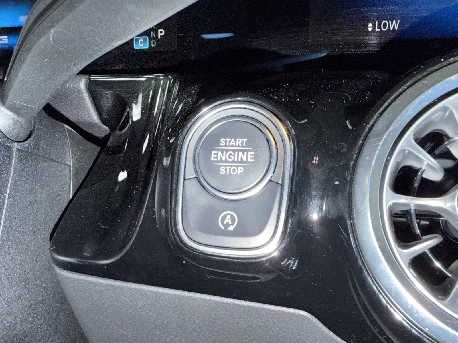 Used 2025 Mercedes-Benz GLA 35 AMG 4MATIC image 32