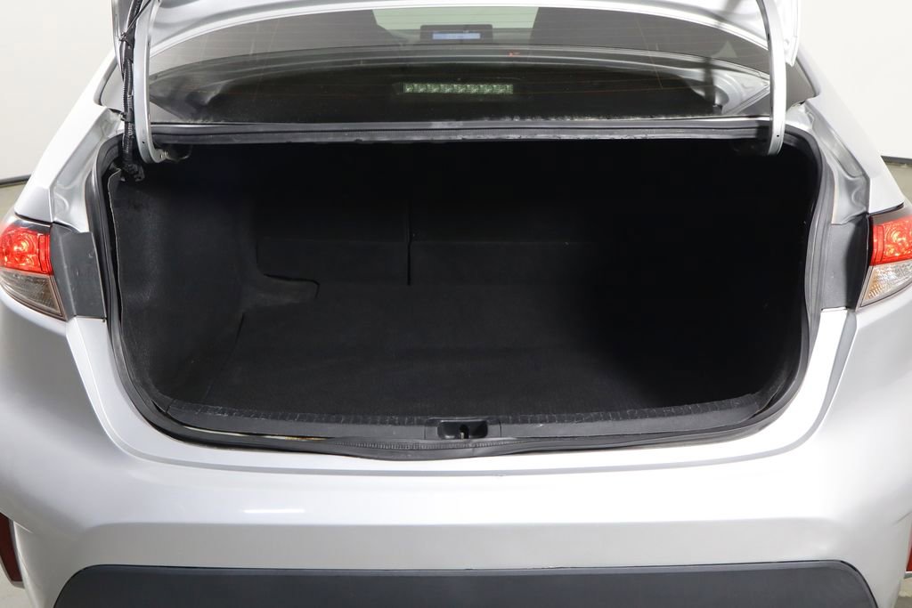 Used 2020 Toyota Corolla LE FWD image 17