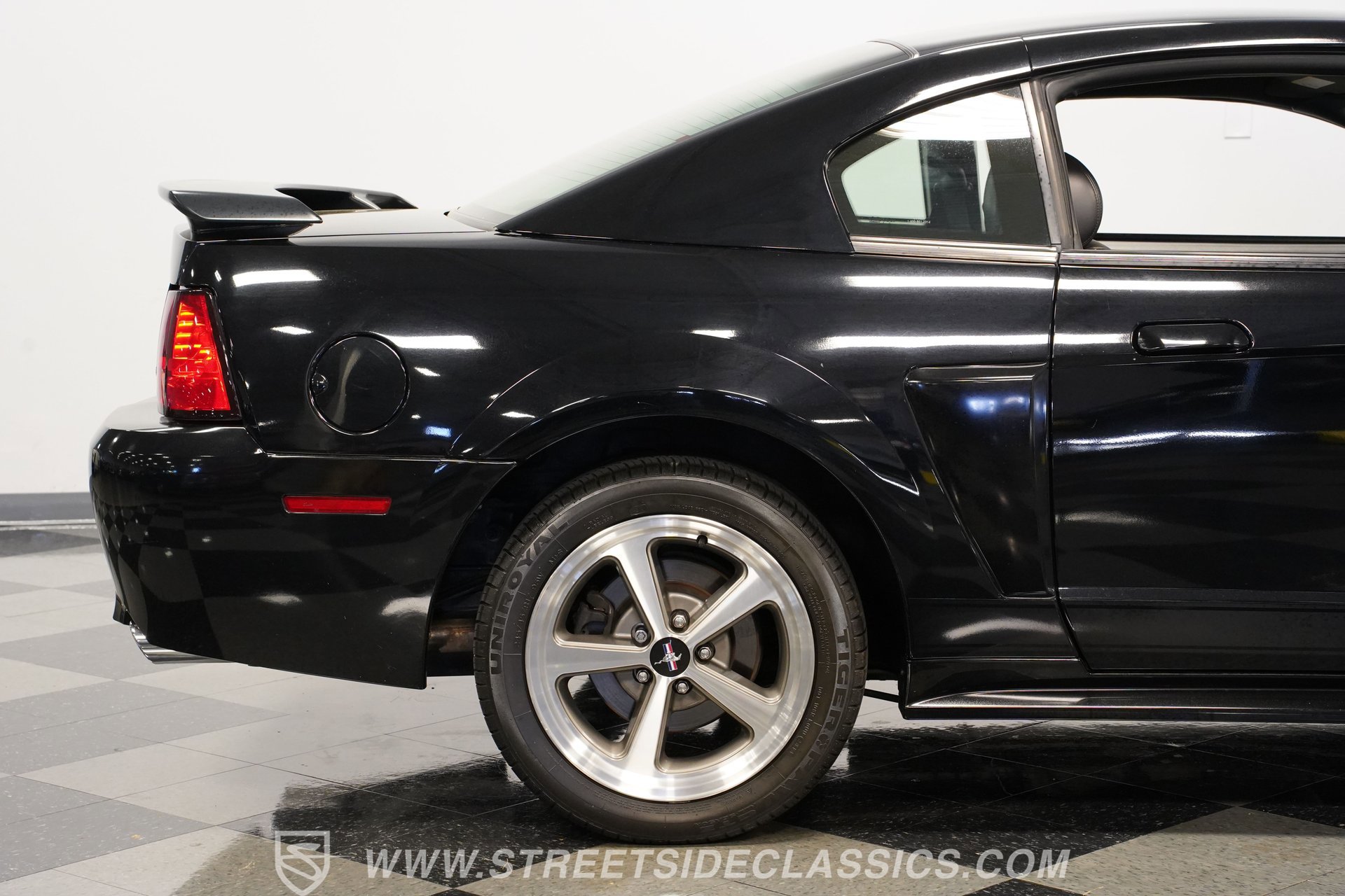 Used 2003 Ford Mustang Mach 1 RWD image 30