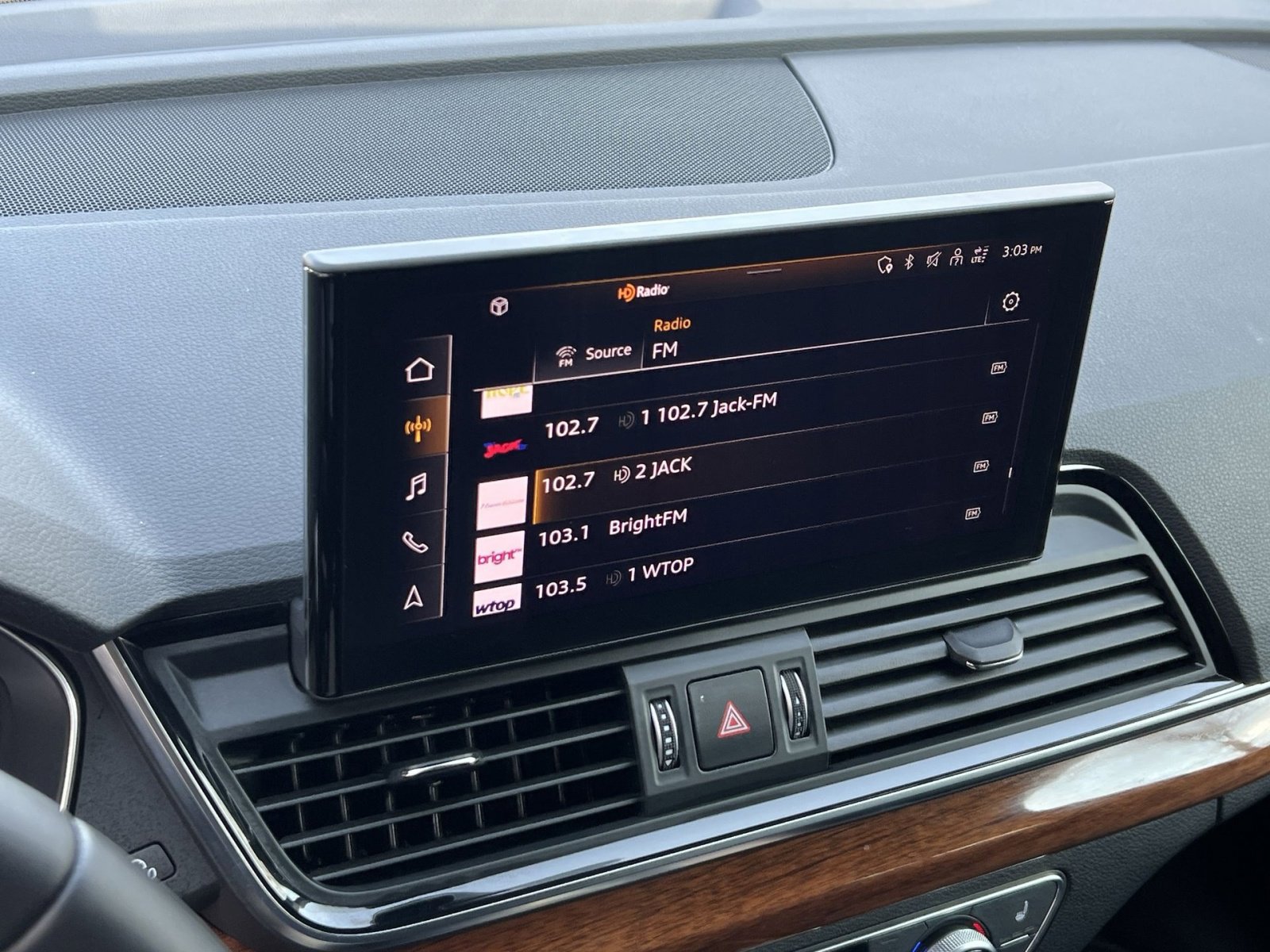 Used 2023 Audi Q5 2.0T Premium w/ Convenience Package image 16