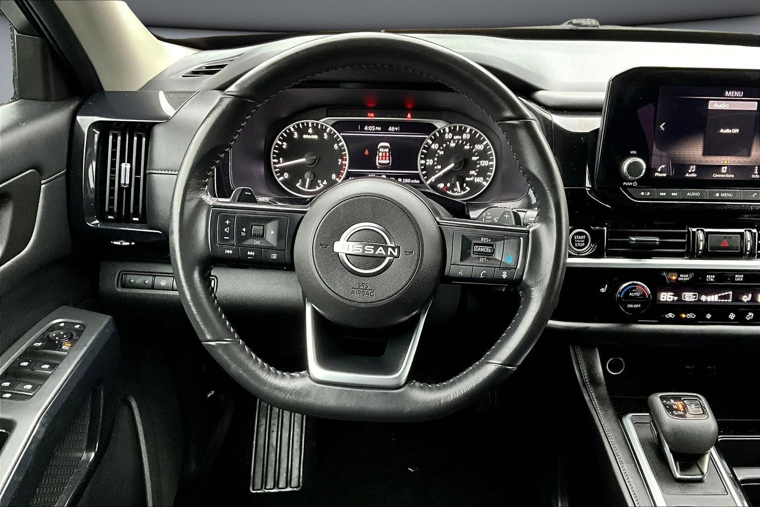 Used 2024 Nissan Pathfinder SV image 8