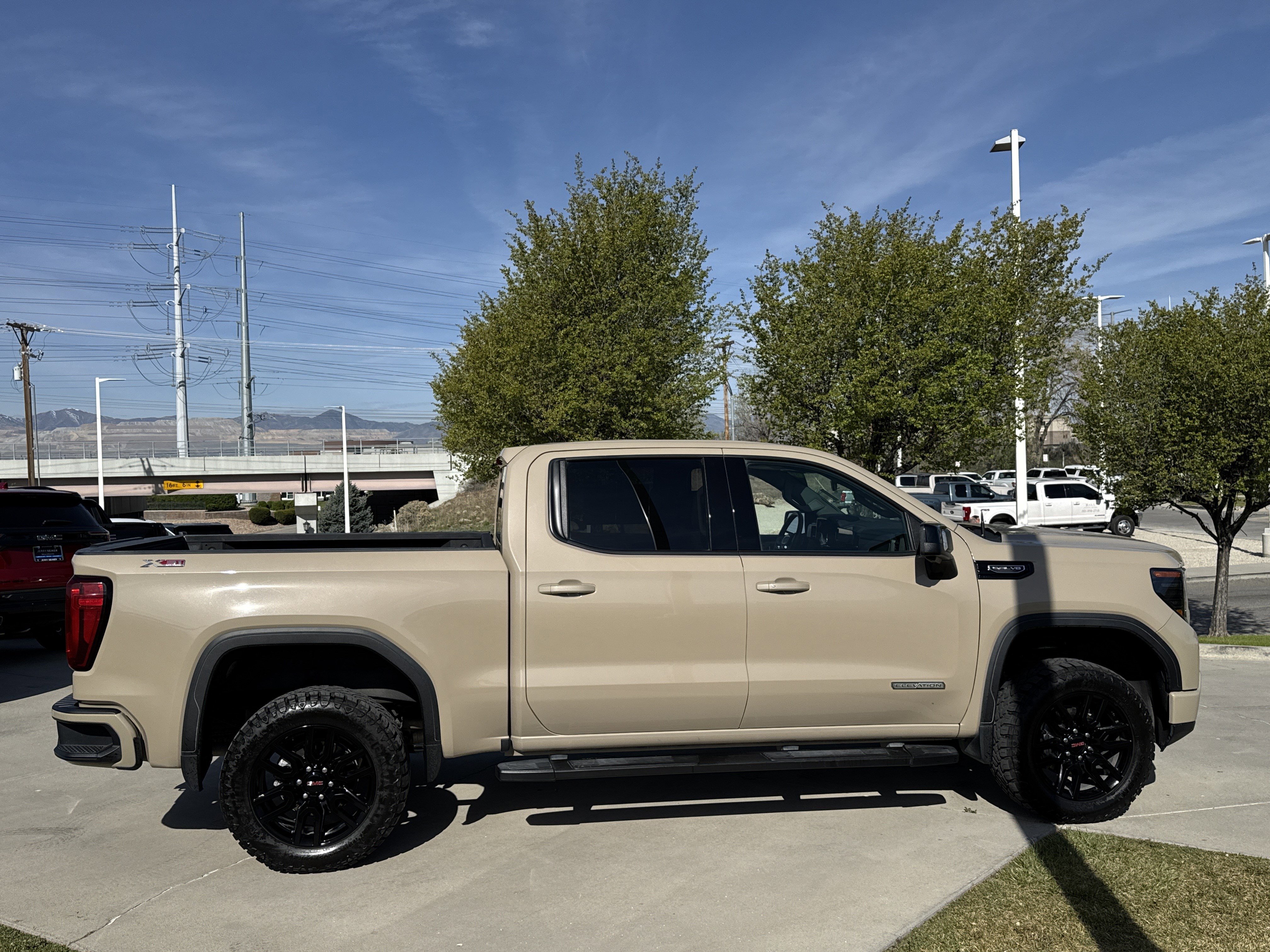 Used 2023 GMC Sierra 1500 Elevation w/ Elevation Premium Package image 6