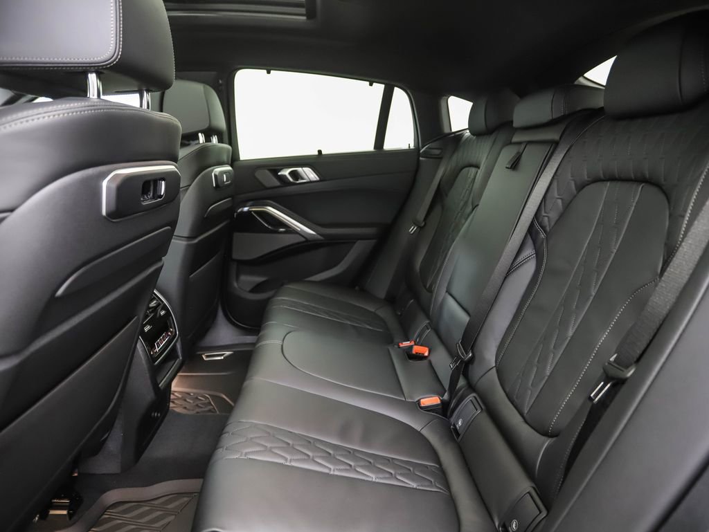 New 2026 BMW X6 xDrive40i w/ Executive Package image 21