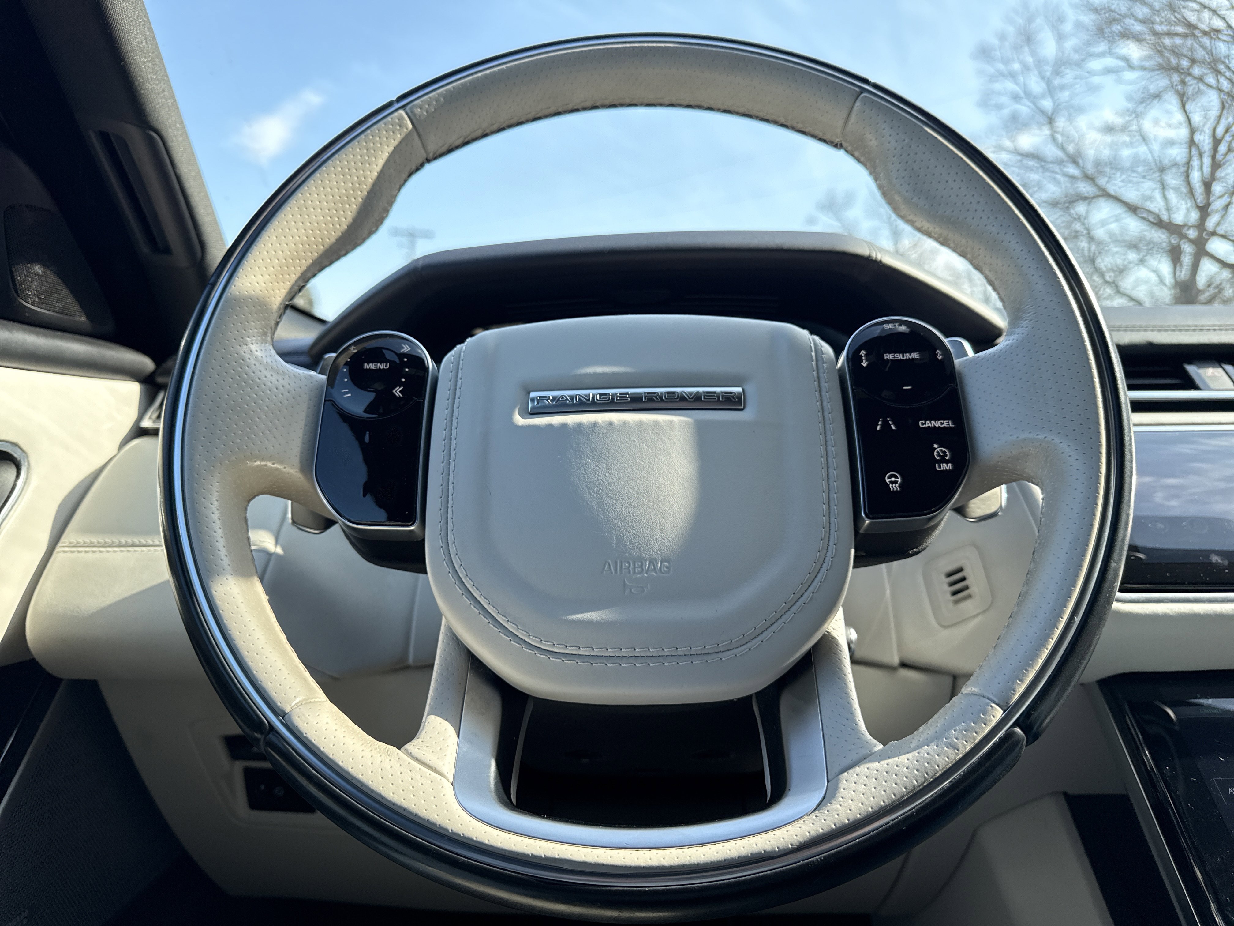 Used 2018 Land Rover Range Rover Velar R-Dynamic SE image 41