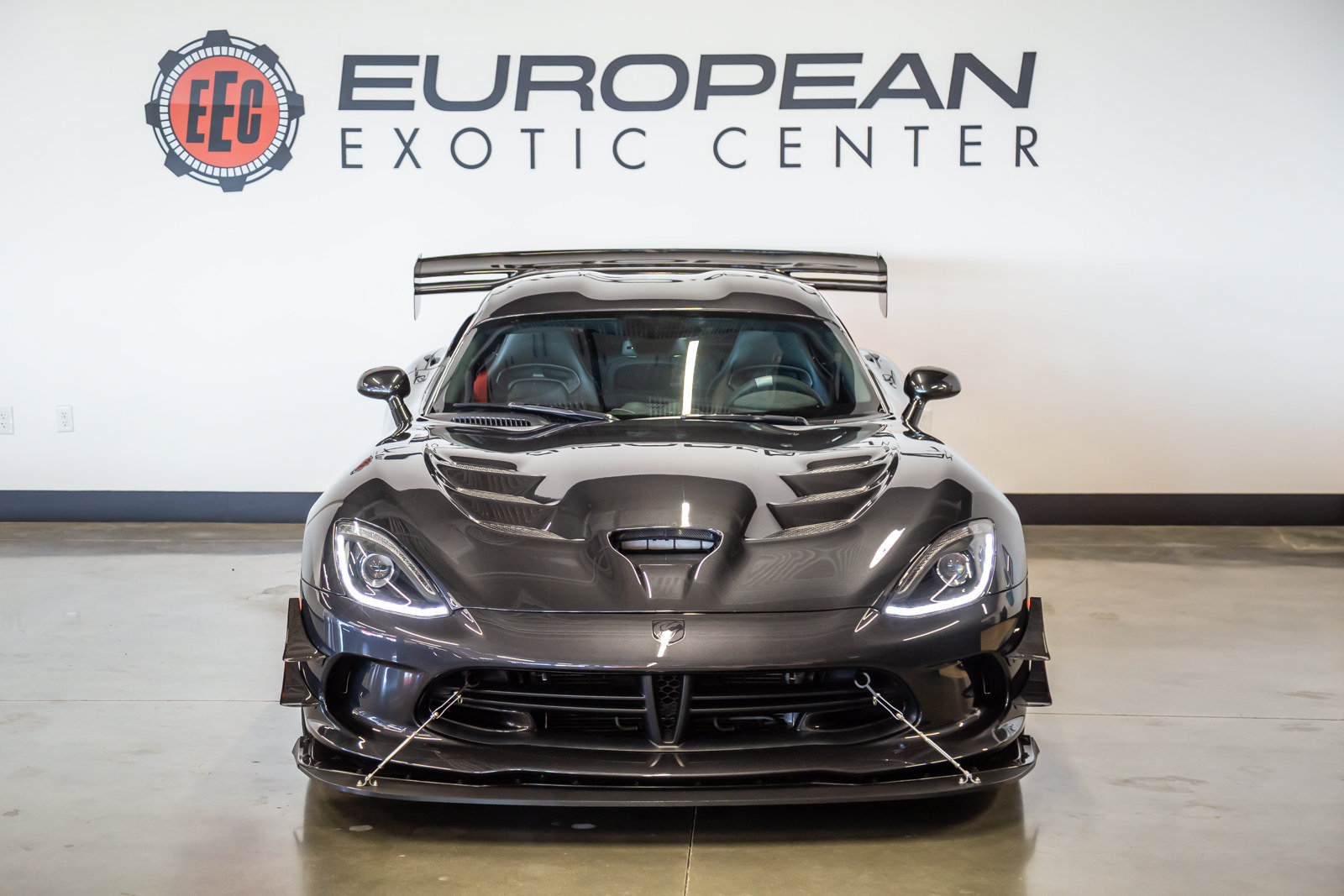 Used 2016 Dodge Viper ACR w/ Exterior Carbon Fiber Package RWD image 3
