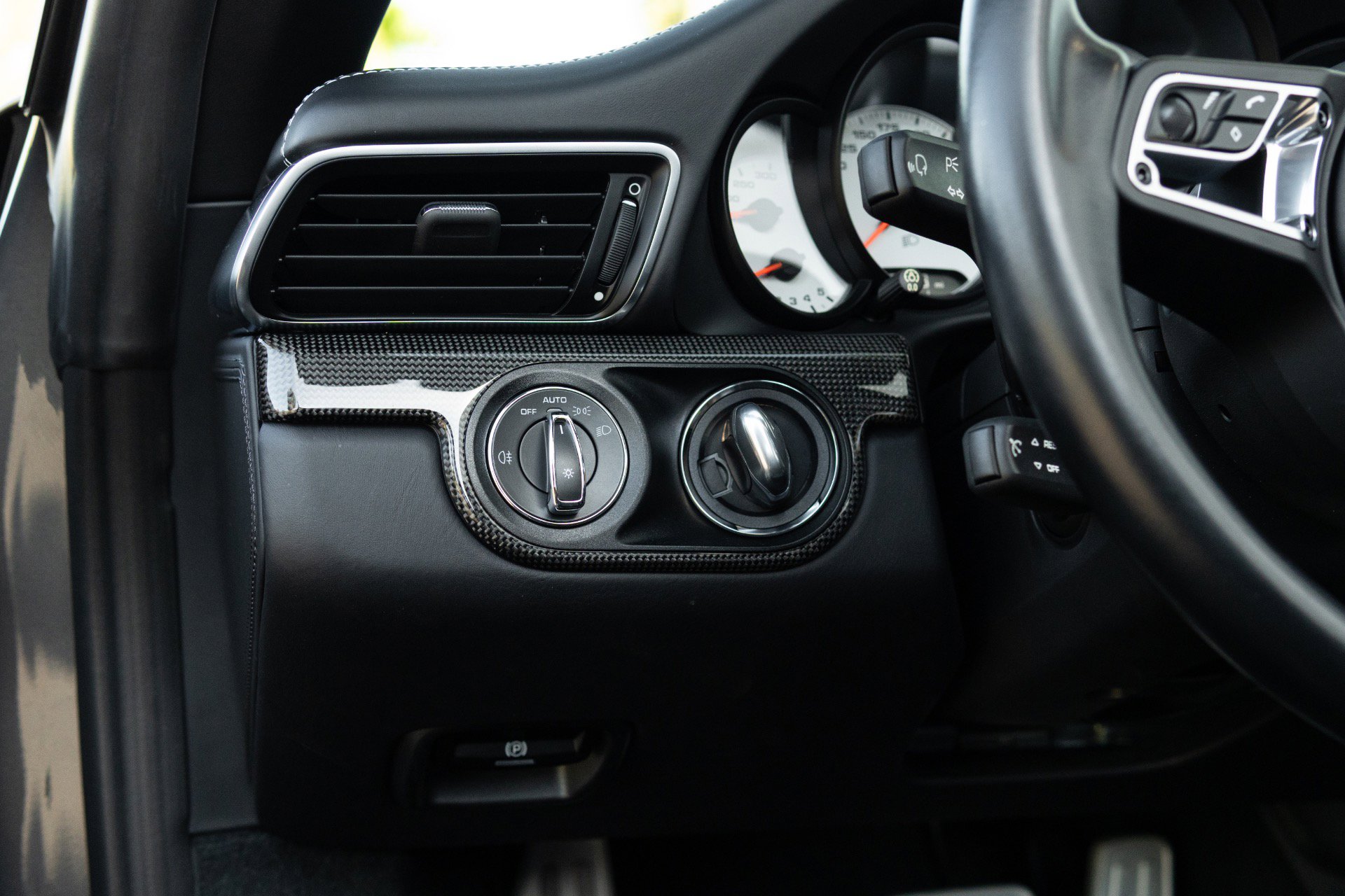 Used 2019 Porsche 911 Turbo S image 41