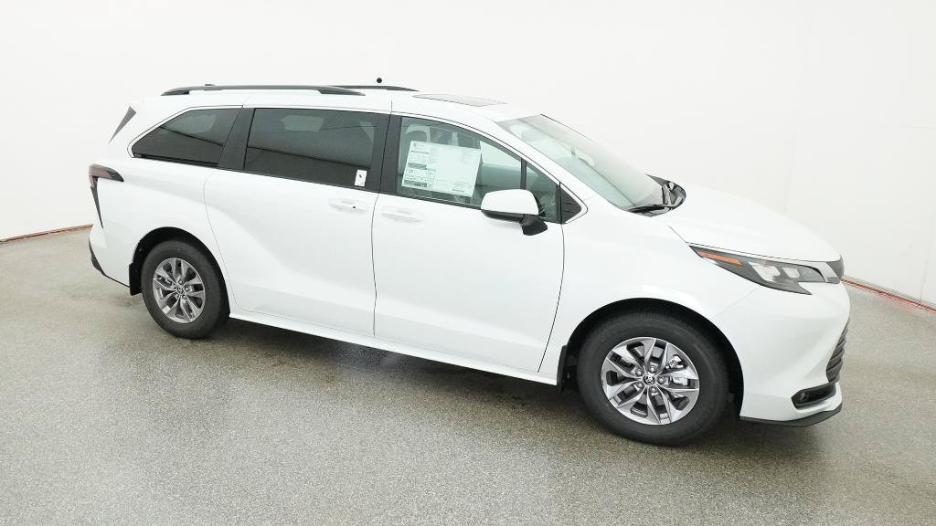 New 2026 Toyota Sienna XLE FWD image 15