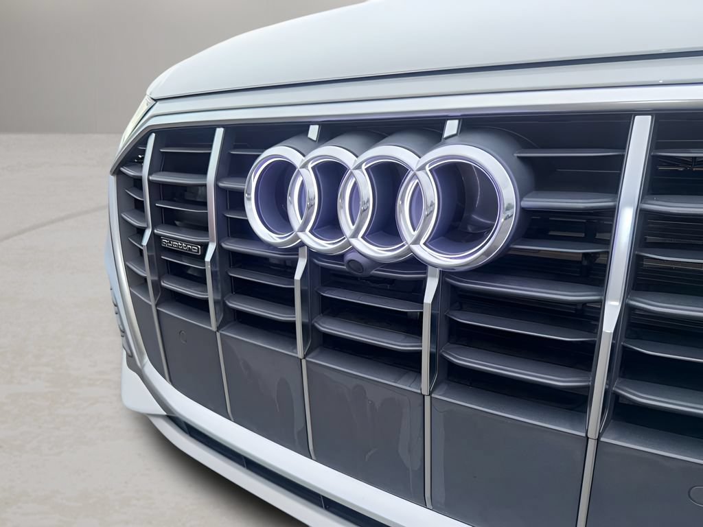 Used 2023 Audi Q7 2.0T Premium w/ Towing Package AWD/4WD image 24