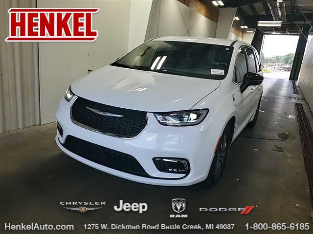 Used 2025 Chrysler Pacifica Select FWD image 1