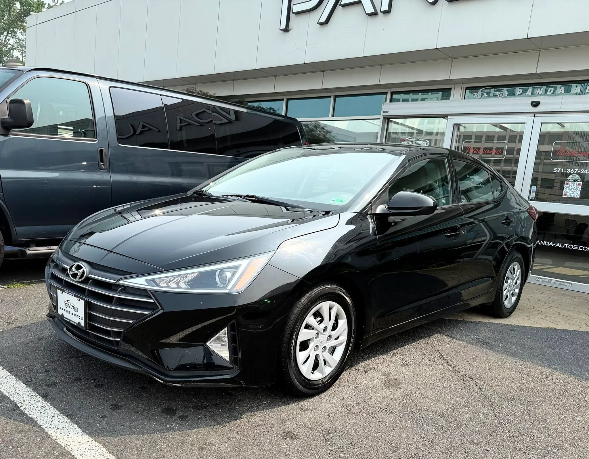 Used 2020 Hyundai Elantra SE FWD image 3