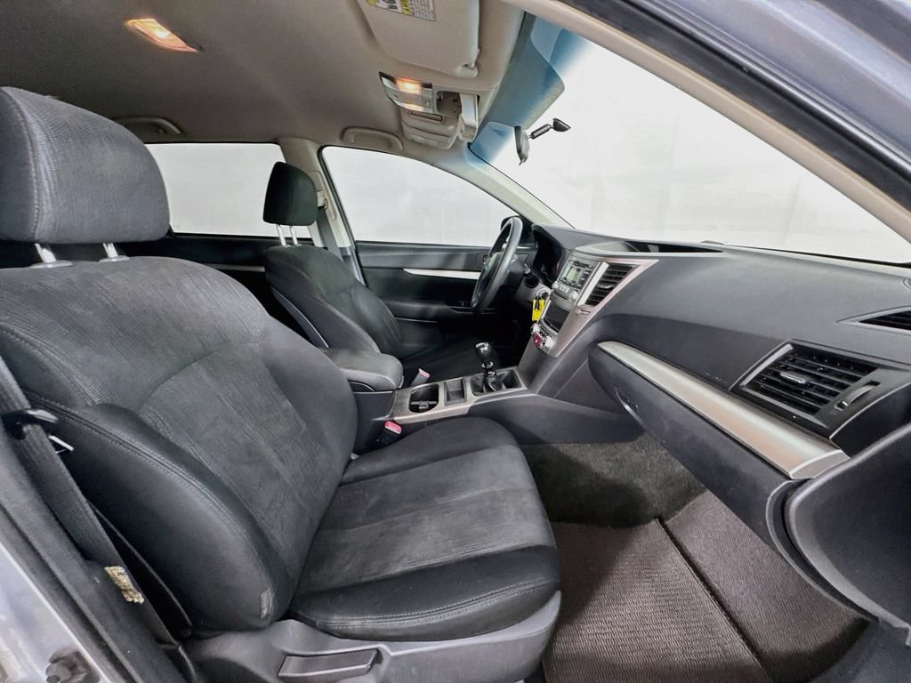 Used 2013 Subaru Outback 2.5i AWD/4WD image 29