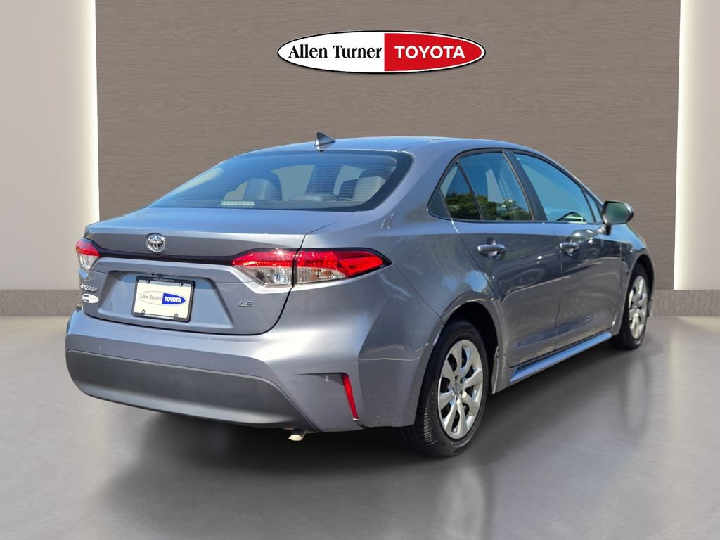 Used 2025 Toyota Corolla LE FWD image 6