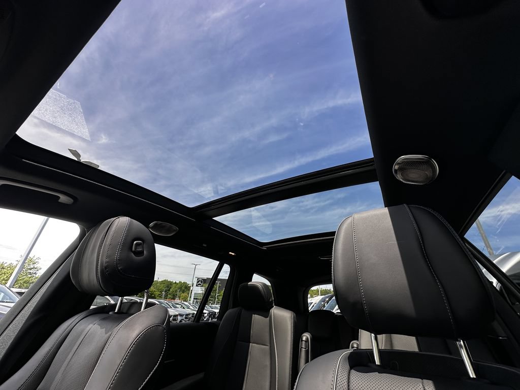 Certified 2025 Mercedes-Benz GLS 450 4MATIC image 36