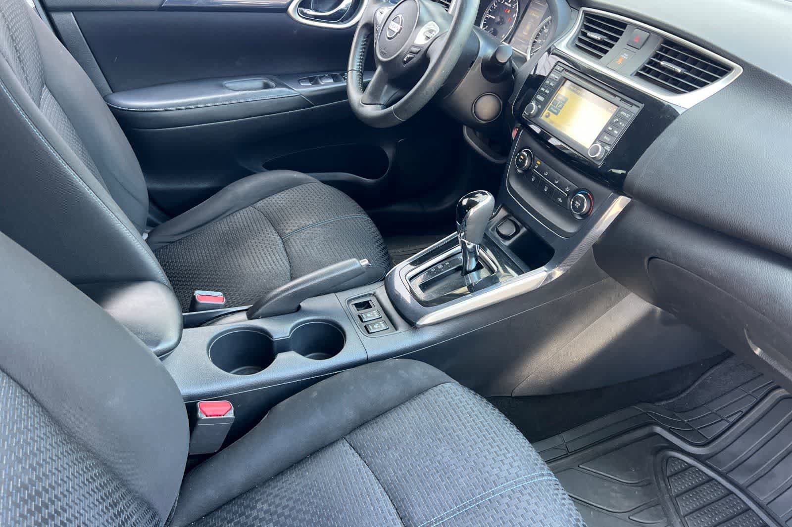 Used 2016 Nissan Sentra SR w/ Driver's Assist Package FWD image 17