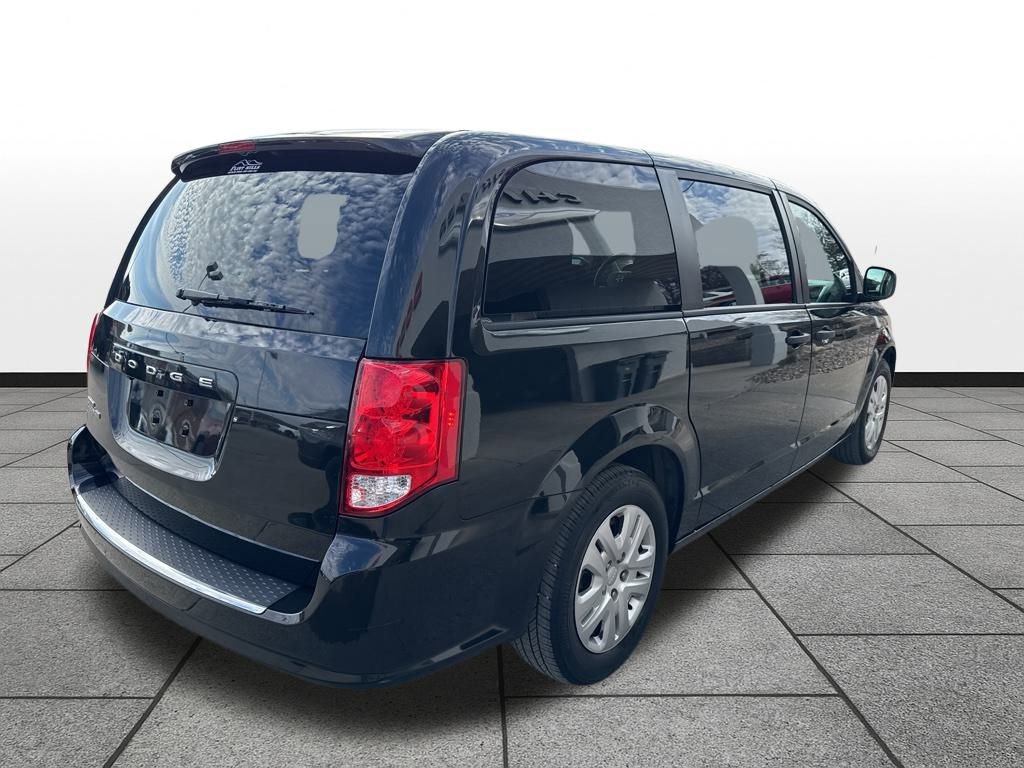Used 2019 Dodge Grand Caravan SE w/ UConnect Hands-Free Group image 5