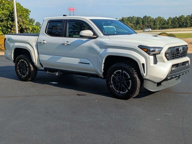 Used 2024 Toyota Tacoma TRD Sport w/ TRD Sport Upgrade Package RWD video 2