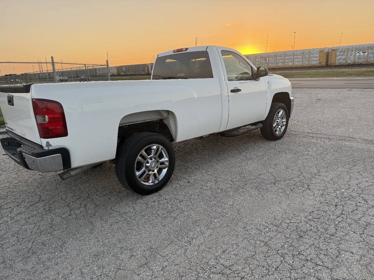 Used 2011 Chevrolet Silverado 2500 W/T RWD image 5