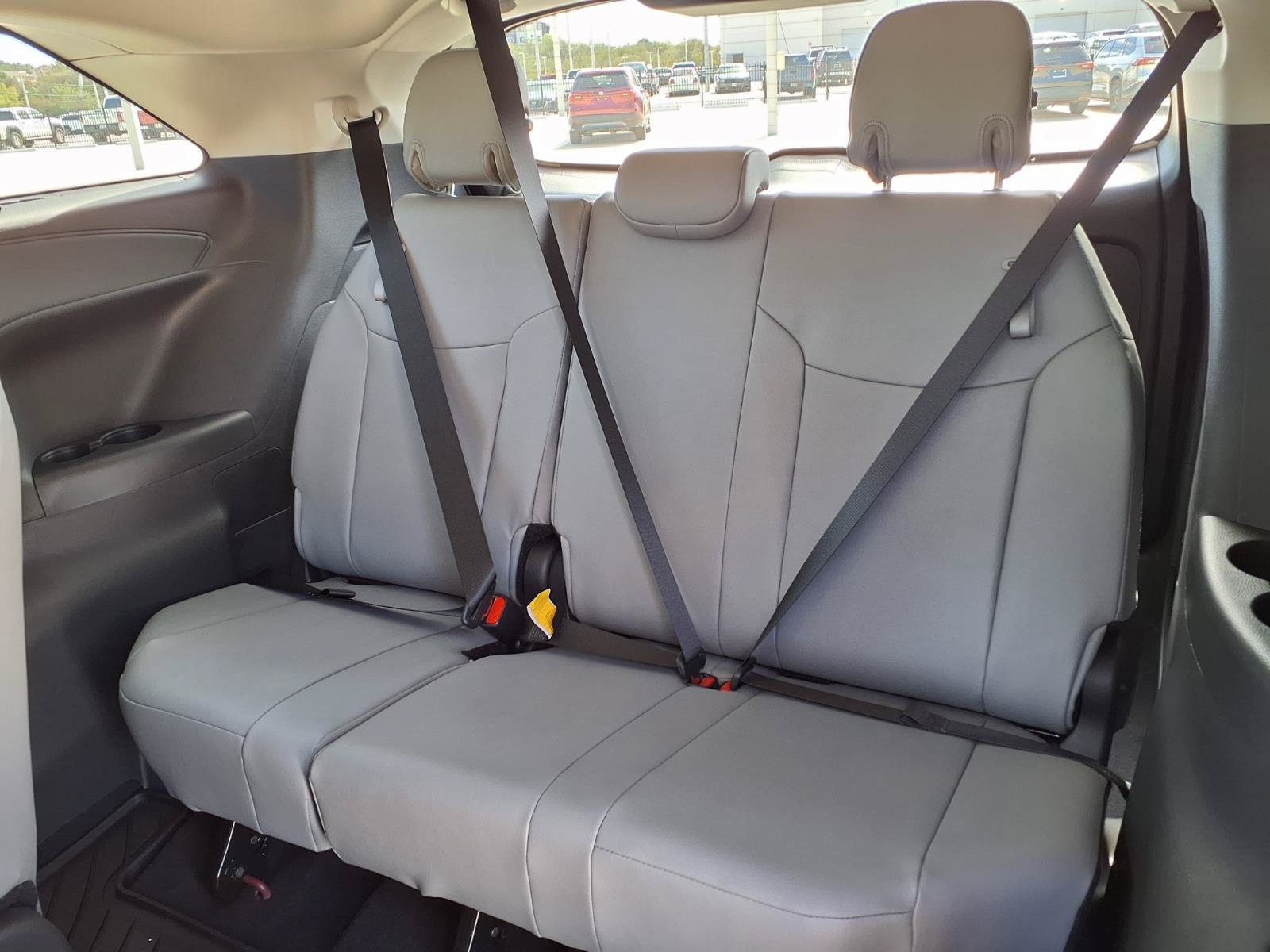 New 2026 Toyota Sienna XLE FWD image 25