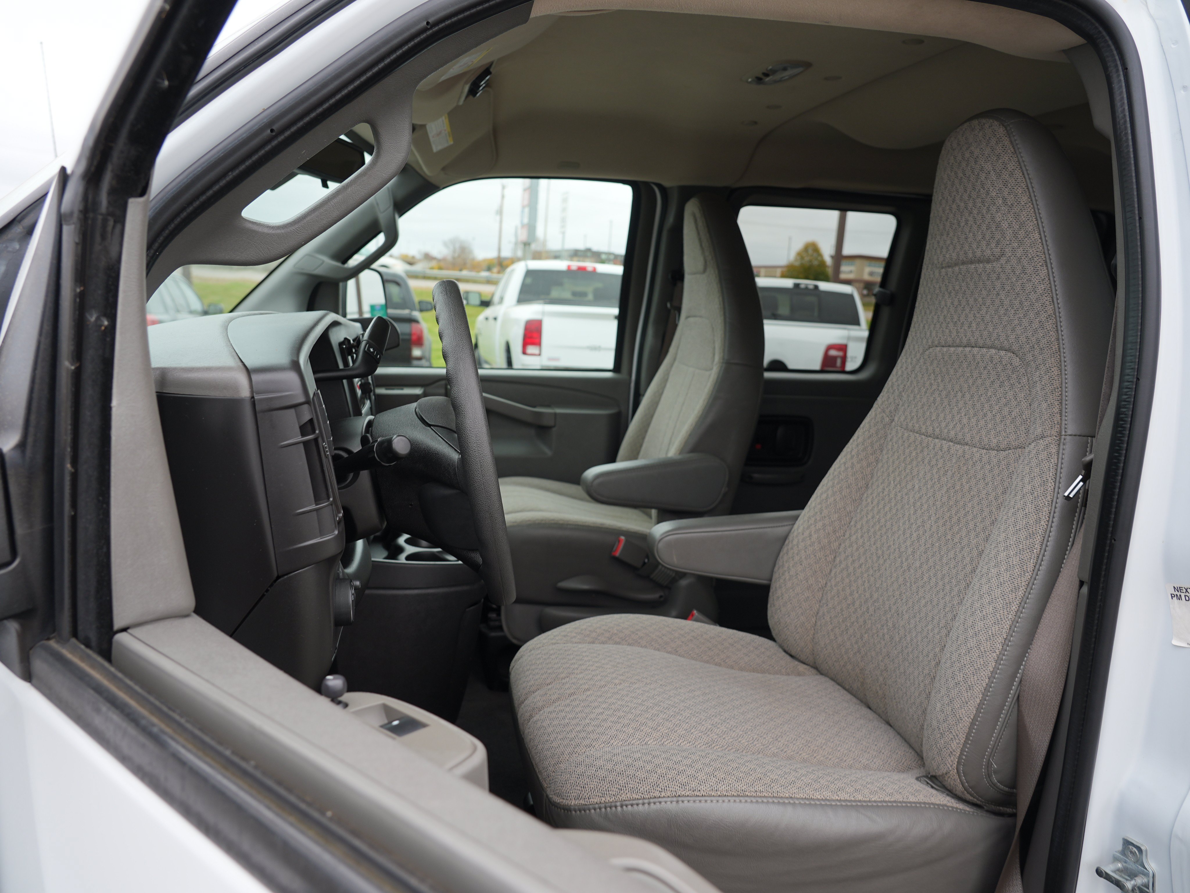 Used 2019 Chevrolet Express 3500 LT w/ LT Preferred Equipment Group RWD image 12