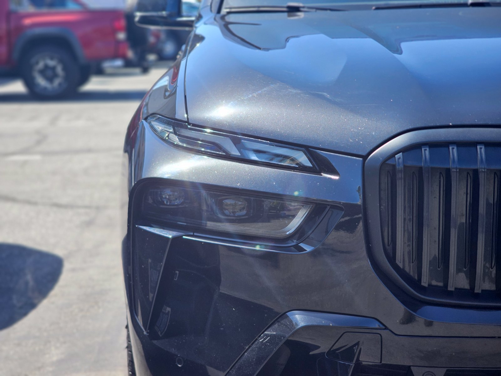 Used 2024 BMW X7 xDrive40i w/ M Sport Package AWD/4WD image 3