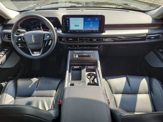 Used 2025 Lincoln Aviator Reserve w/ Equipment Group 201A AWD/4WD image 25