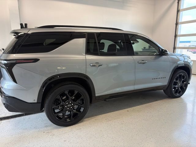 Used 2025 Chevrolet Traverse RS w/ LPO, Floor Liner Package AWD/4WD image 10