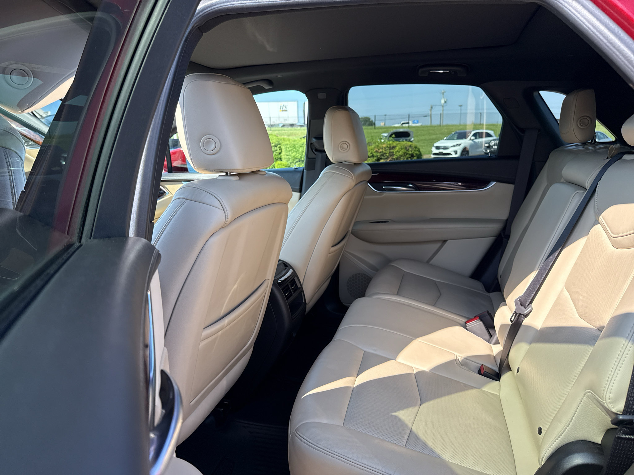 Used 2018 Cadillac XT5 Premium Luxury FWD image 10