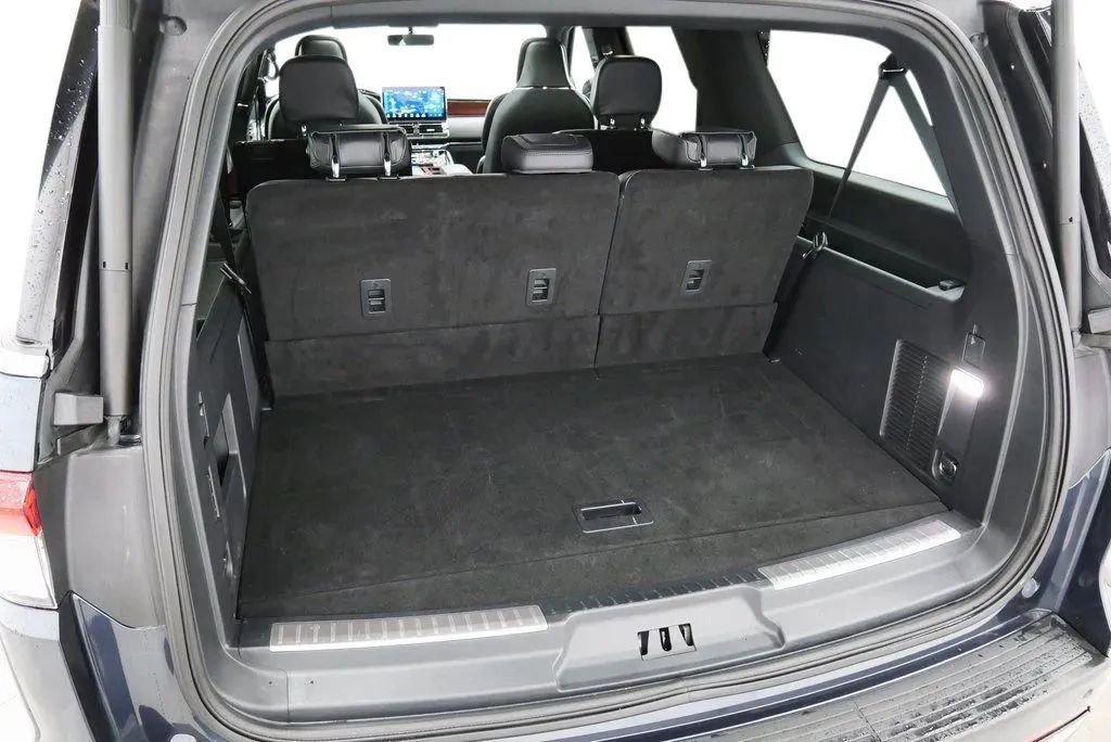 Used 2024 Lincoln Navigator L Reserve w/ Equipment Group 201A AWD/4WD image 42