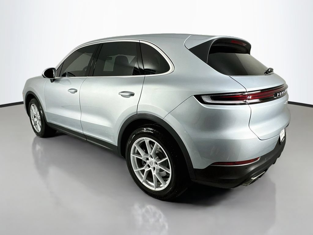 Certified 2024 Porsche Cayenne AWD/4WD image 3
