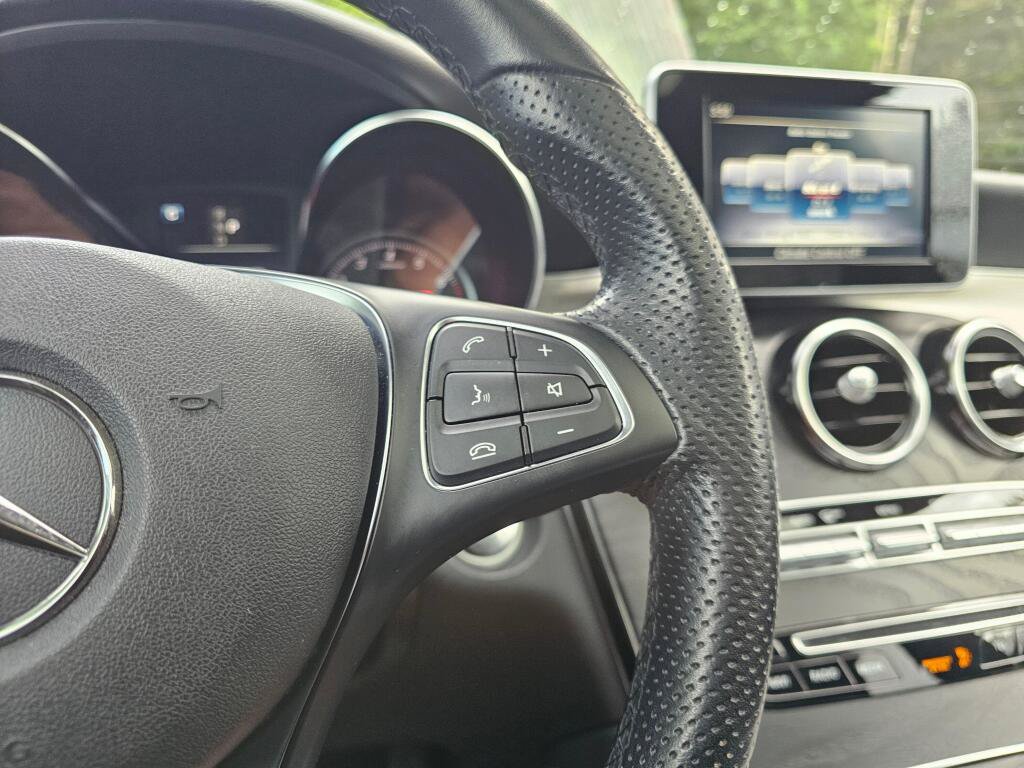 Used 2019 Mercedes-Benz GLC 300 4MATIC image 35