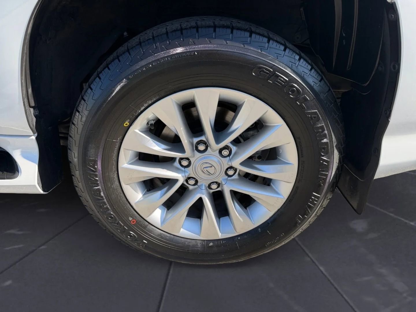 Used 2019 Lexus GX 460 image 37