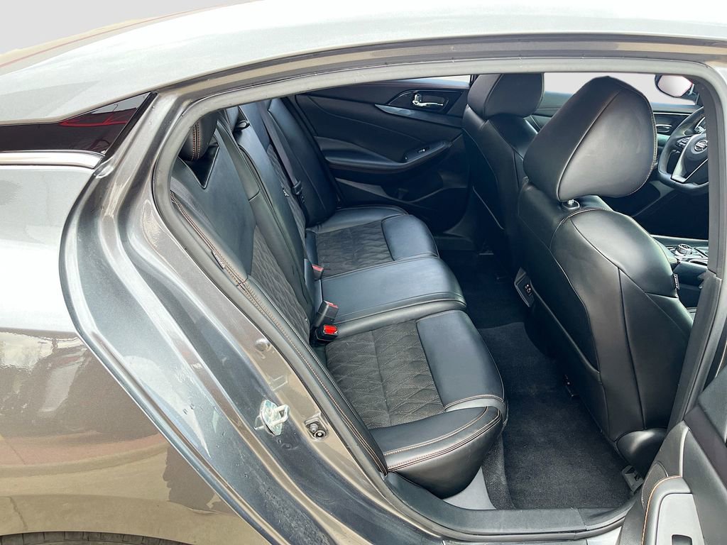 Used 2023 Nissan Maxima SR w/ Sport Mat Group FWD image 29
