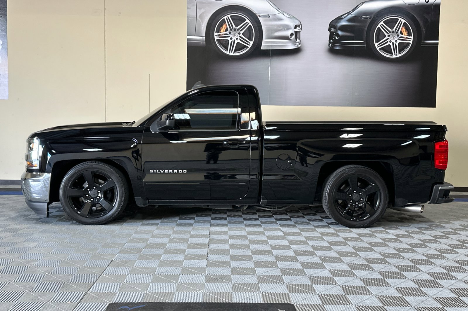 Used 2016 Chevrolet Silverado 1500 LT w/ LT Convenience Package image 7