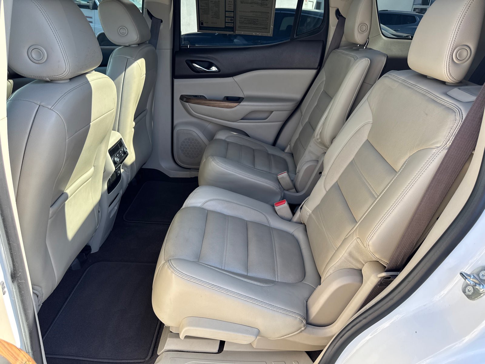 Certified 2017 GMC Acadia Denali w/ Technology Package FWD image 30