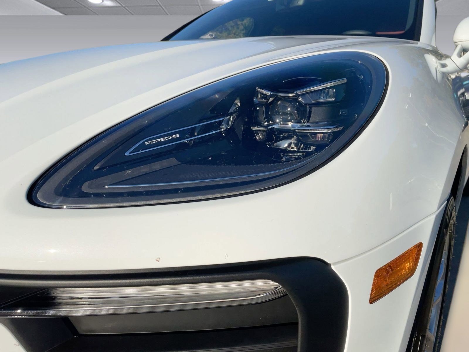 Used 2025 Porsche Macan image 11