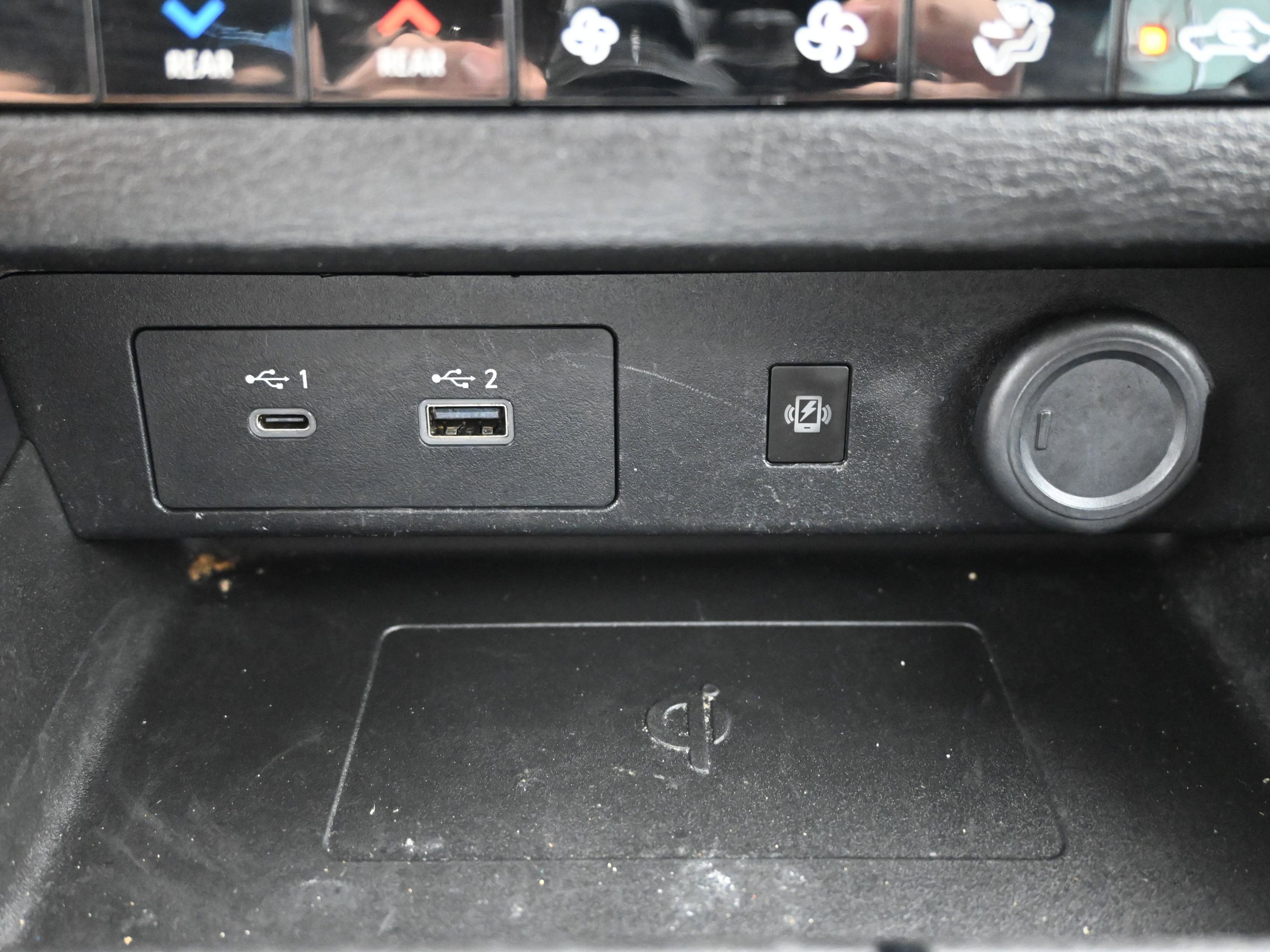 Used 2022 Mitsubishi Outlander SEL image 16