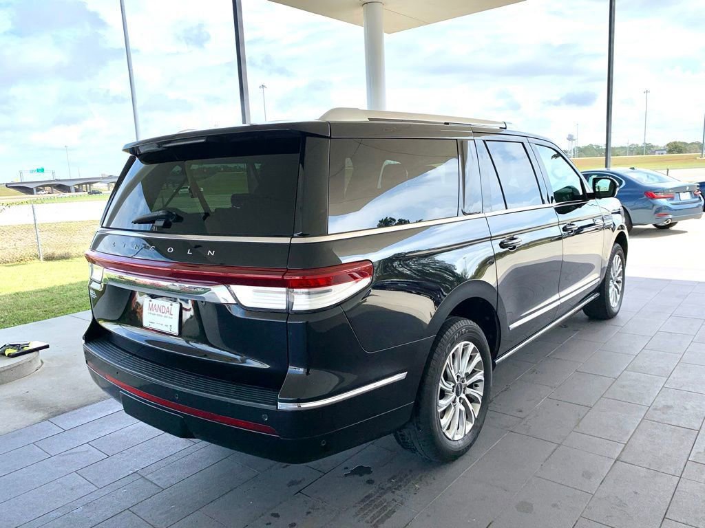 Used 2024 Lincoln Navigator L 4WD image 5