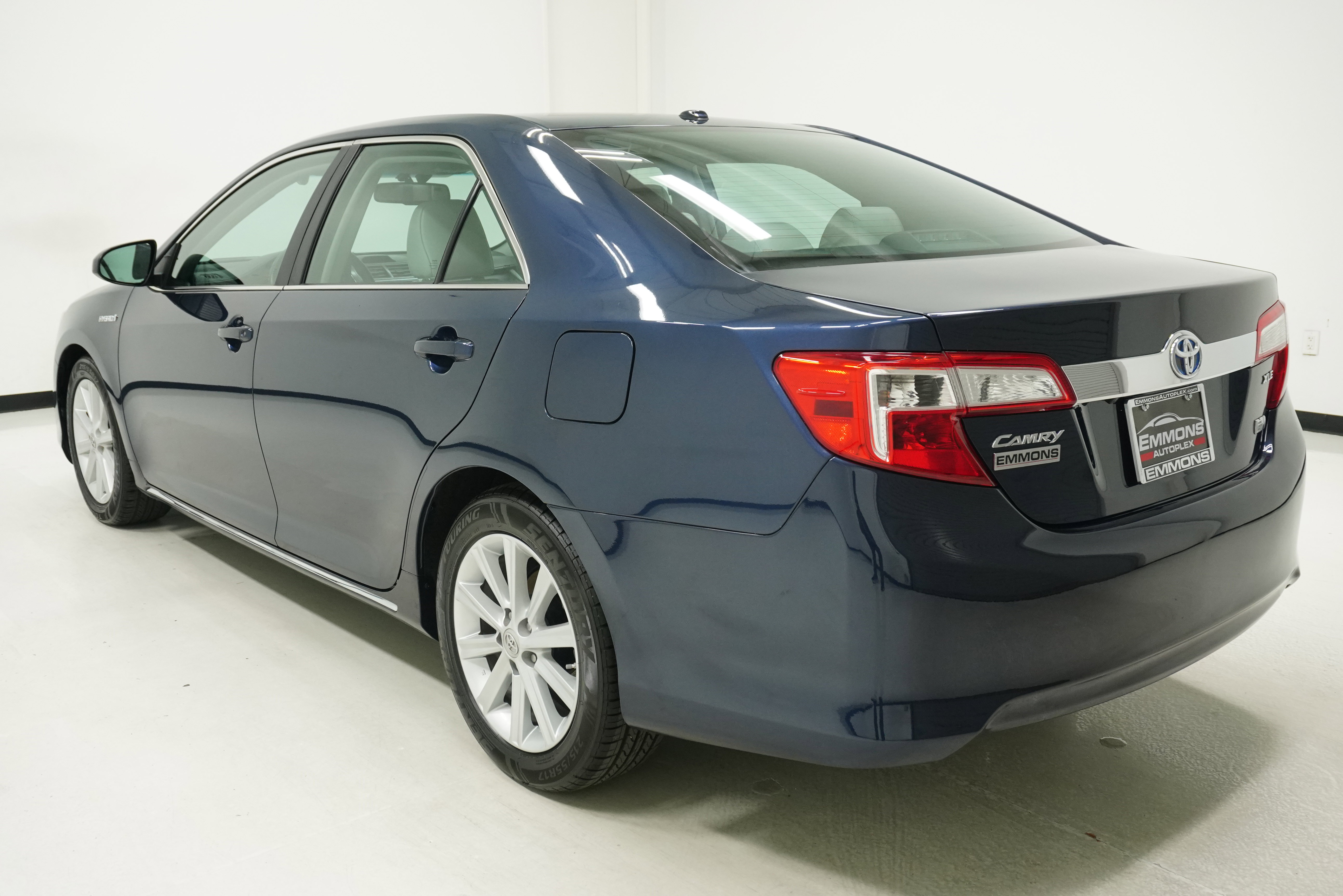 Used 2014 Toyota Camry XLE image 6