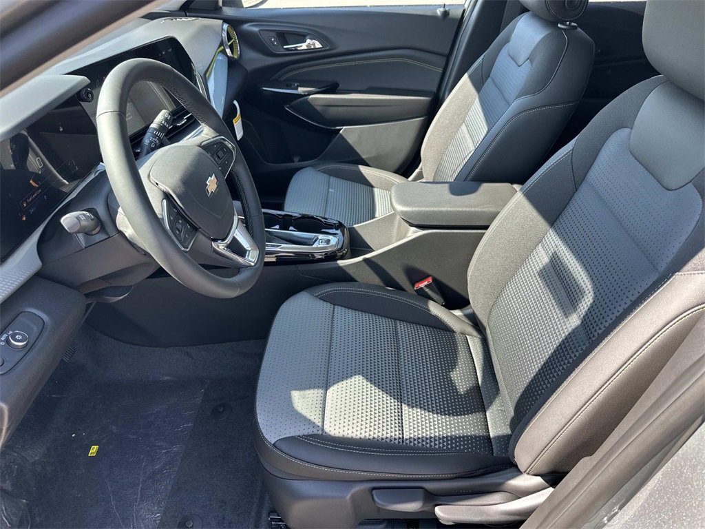 New 2025 Chevrolet Trax LT w/ LT Convenience Package image 15
