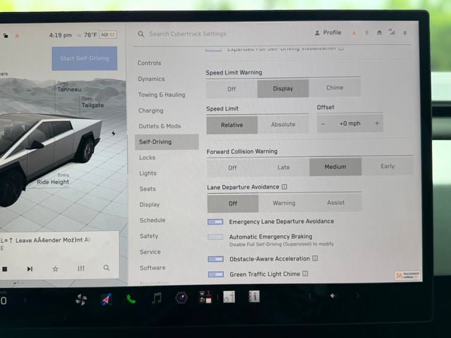 Used 2024 Tesla Cybertruck AWD Crew Cab image 36