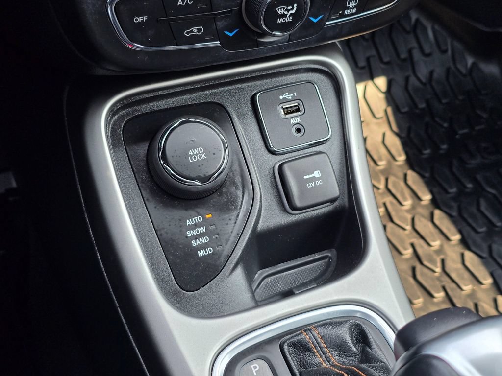 Used 2021 Jeep Compass Latitude w/ Convenience Group AWD/4WD image 24