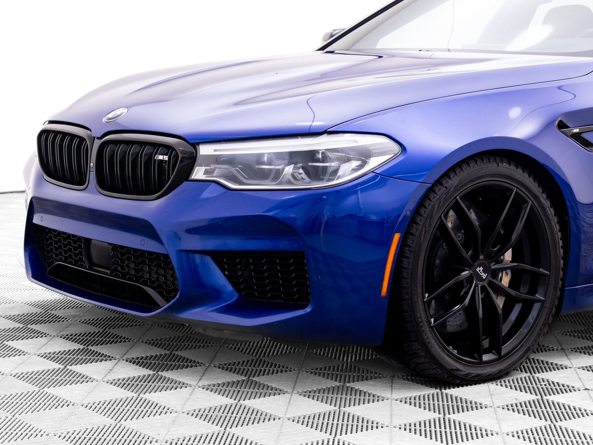 Used 2019 BMW M5 image 38