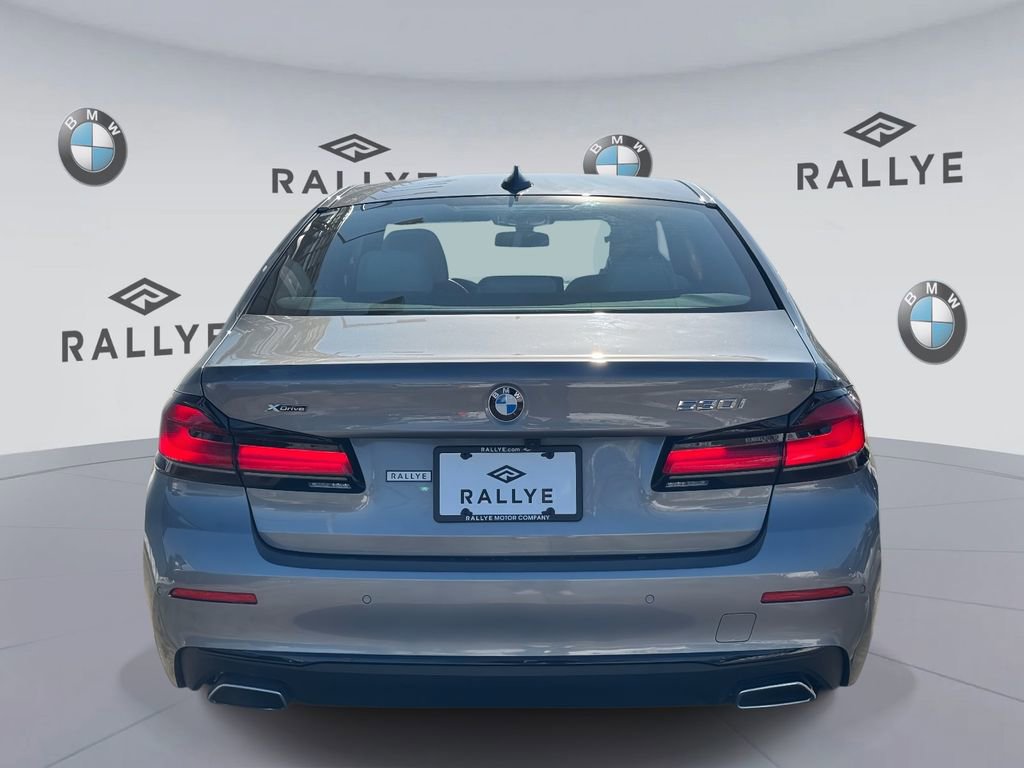 Certified 2023 BMW 530i xDrive w/ Luxury Seating Package image 5