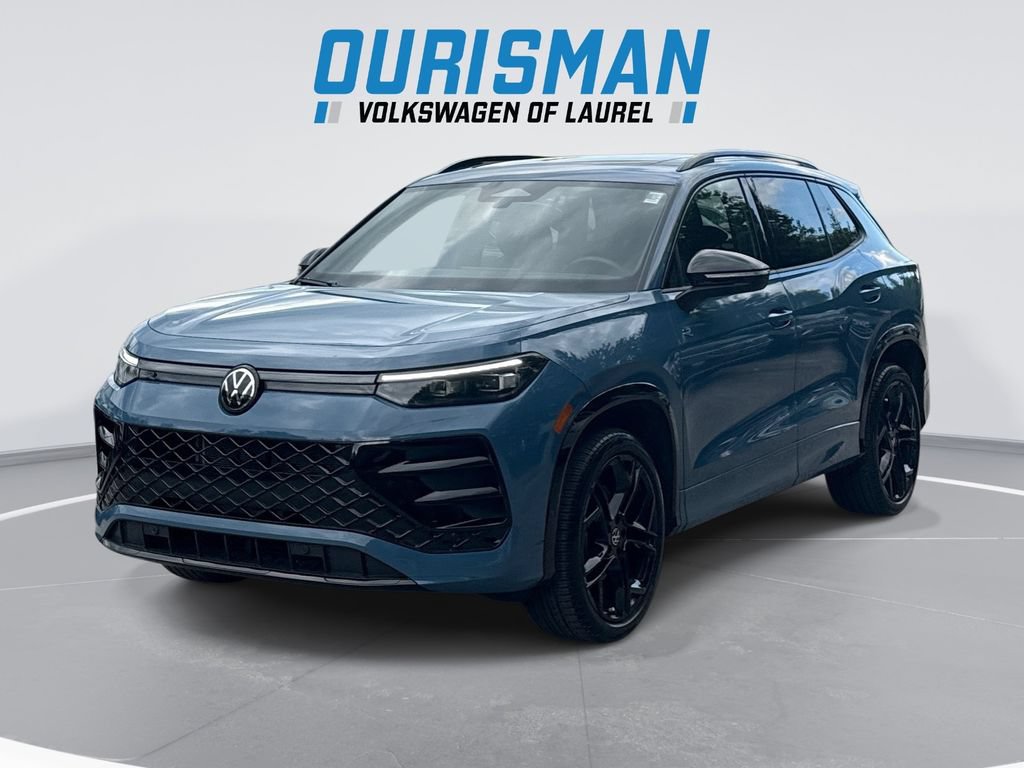 Used 2025 Volkswagen Tiguan SE R-Line AWD/4WD image 1