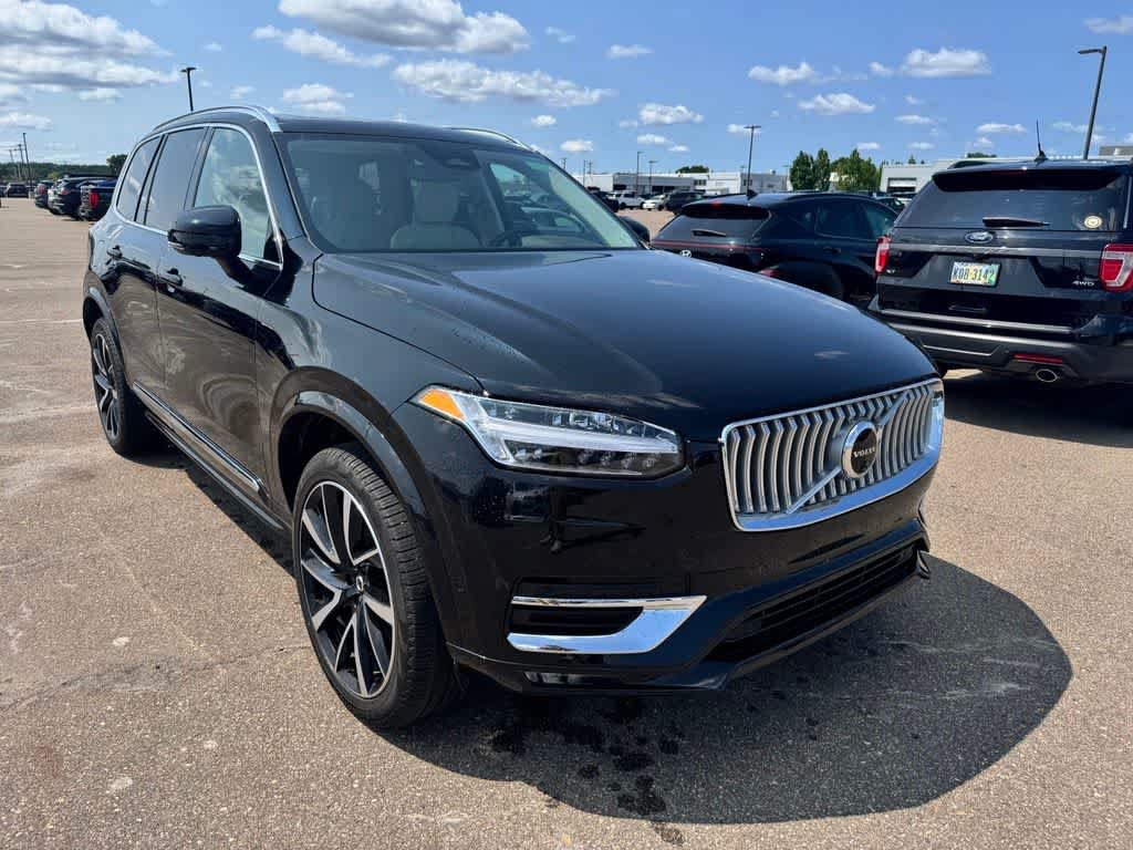 Used 2024 Volvo XC90 B6 Plus w/ Protection Package Premier AWD/4WD image 3