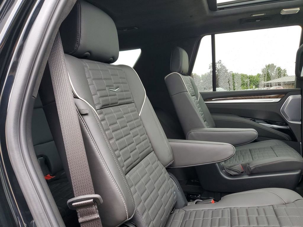 Certified 2025 Cadillac Escalade Sport Platinum w/ LPO, Floor Liner Package image 29