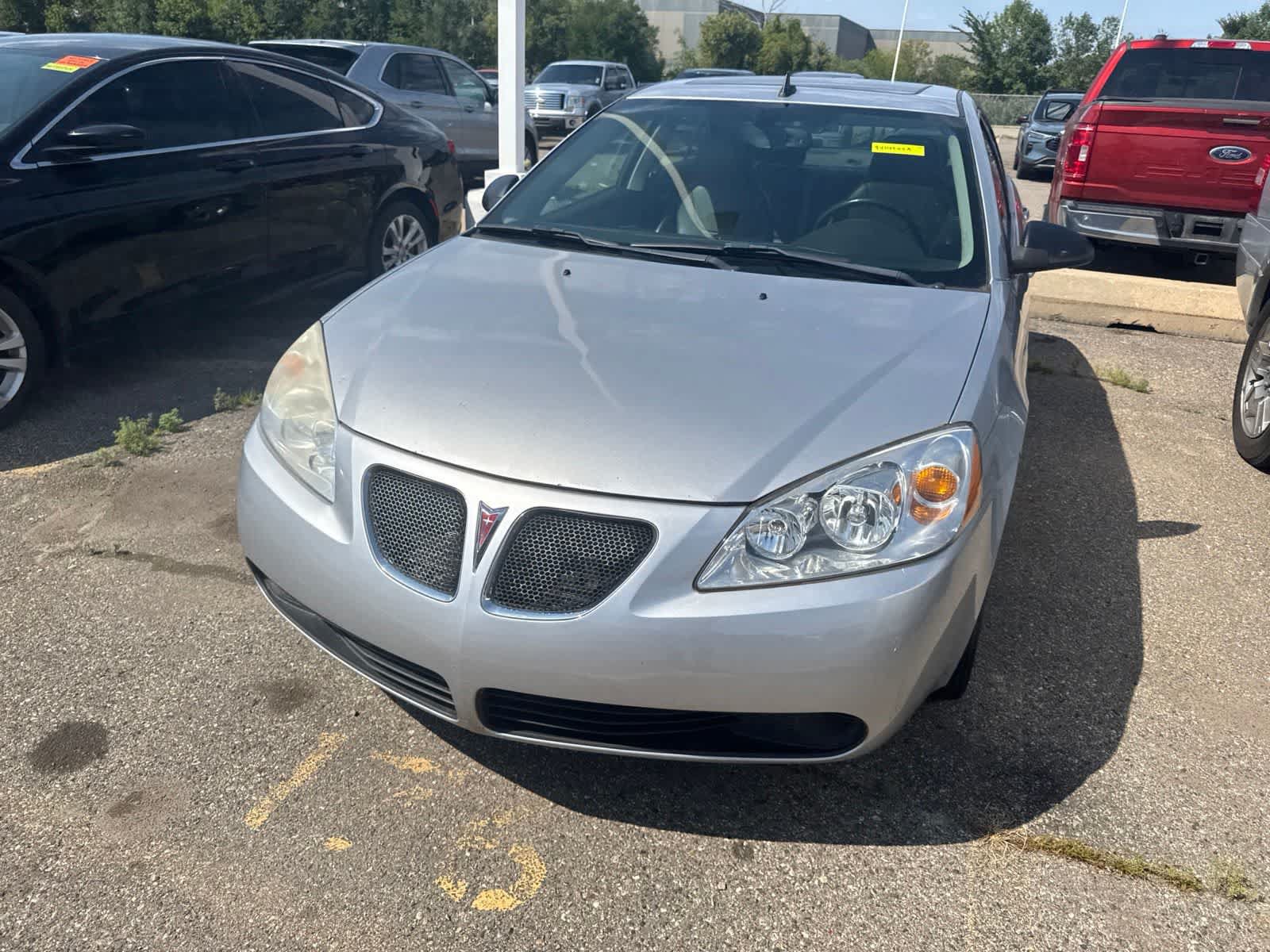 Used 2009 Pontiac G6 Sedan w/ Sun And Sound Package FWD image 3