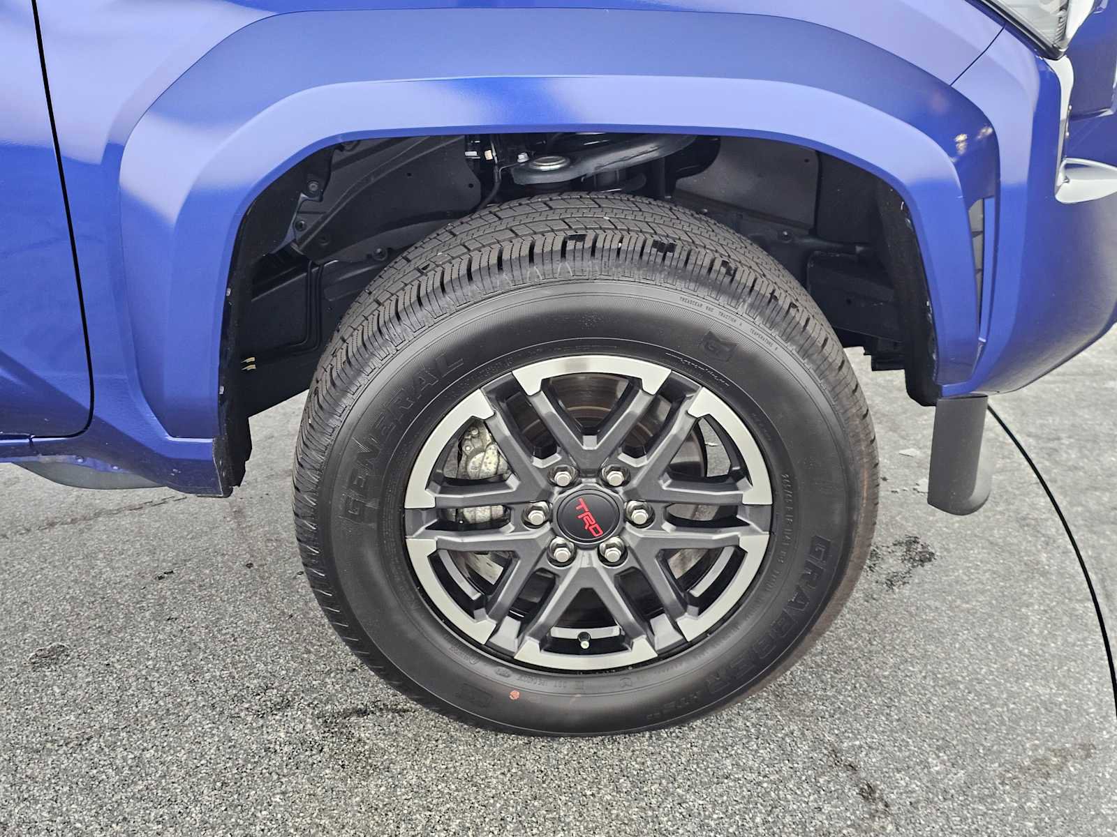 Used 2025 Toyota Tacoma TRD Sport image 9